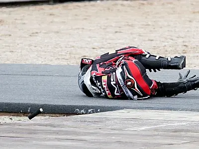 Após queda em treino de motocross, piloto brasileiro realiza operação e está em estado grave