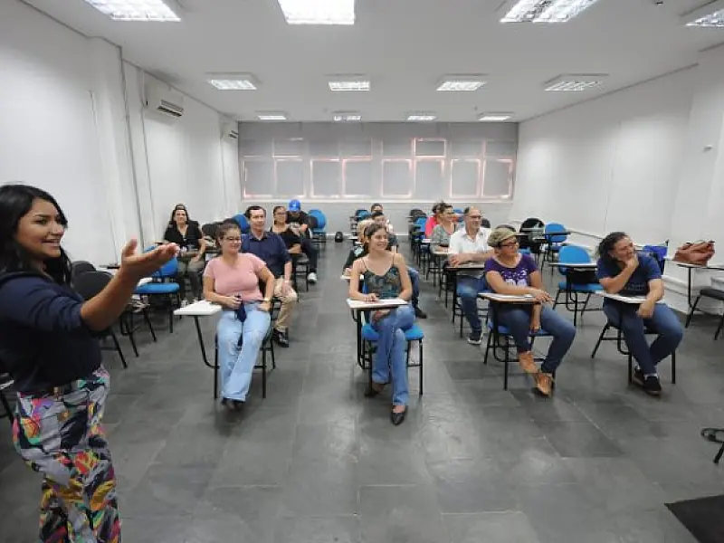 COM APROXIMAÇÃO DO ENEM, PREFEITURA OFERECE CURSO GRATUITO DE REDAÇÃO
