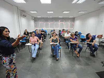 COM APROXIMAÇÃO DO ENEM, PREFEITURA OFERECE CURSO GRATUITO DE REDAÇÃO

