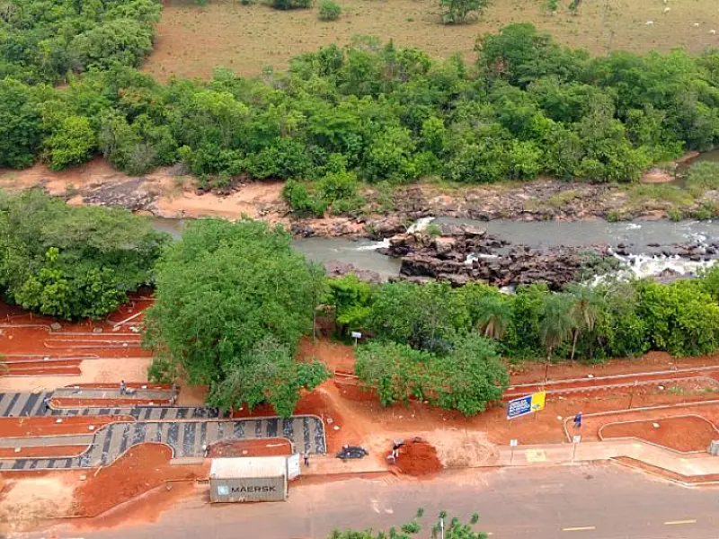 Obra de urbanização da Cachoeira dos Diamantes anima moradores