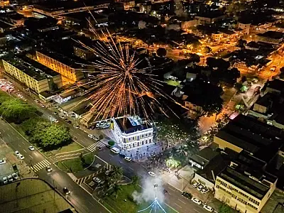 Morada dos Baís recebe iluminação especial para as festividades do natal