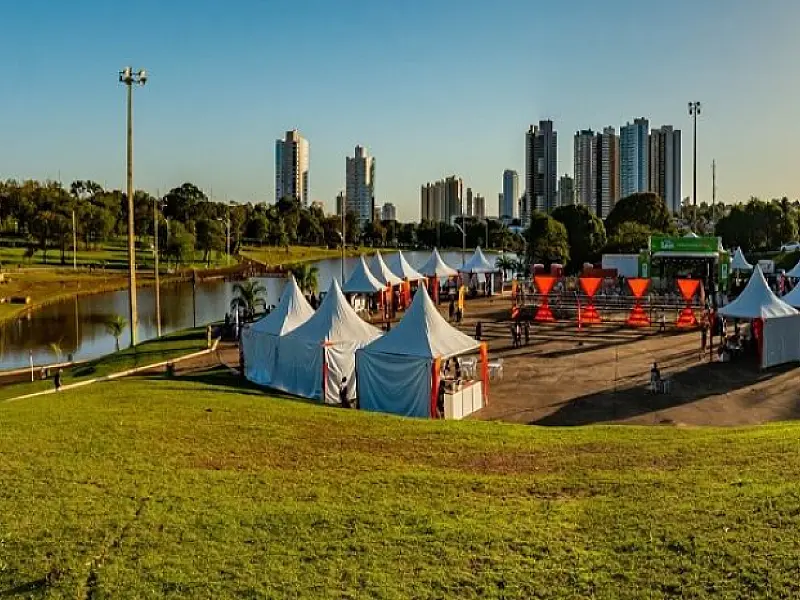 Sarau no Parque promove encontro de gerações entre artistas sul-mato-grossenses
