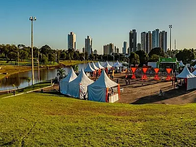 Sarau no Parque promove encontro de gerações entre artistas sul-mato-grossenses
