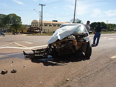 Colisão entre veículos na BR-163, em Coxim, não deixa feridos