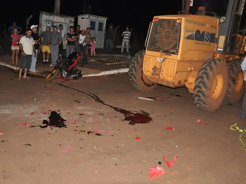 Mulher morre atropelada por motoniveladora em Maracaju