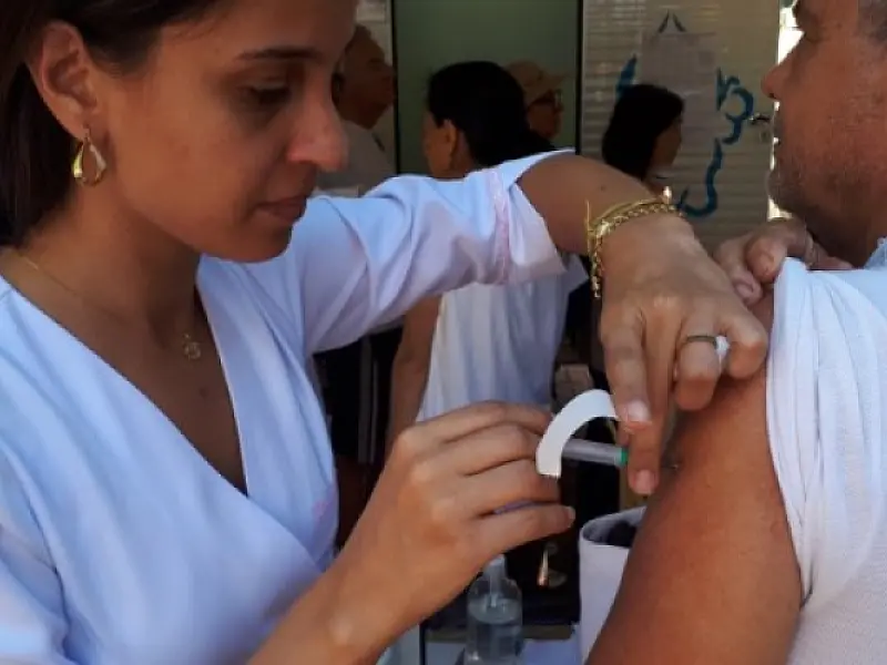 Vacinação contra a Gripe continua neste domingo em cinco unidades de saúde