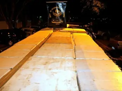 Caminhão é encontrado com toneladas de maconha na MS 156