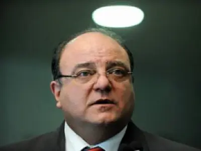 Líder do governo Vaccarezza diz que Dilma pode vetar itens polêmicos do Código Florestal