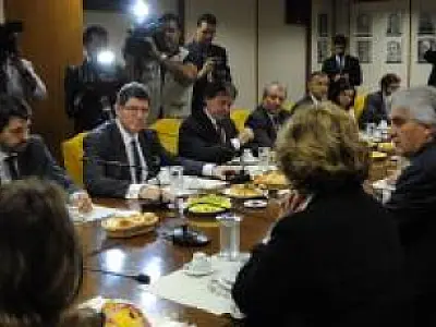 Levy recebe senadores no Ministério da Fazenda e discute unificação do ICMS