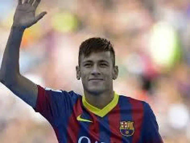 Barça entrega contratos de Neymar à Justiça após denúncia de desvio