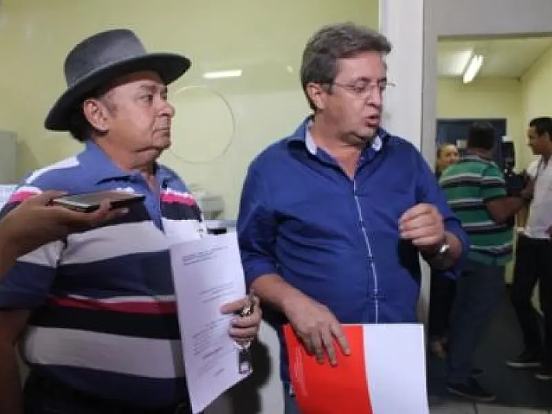 Produtores Rurais protocolam pedido de afastamento do prefeito