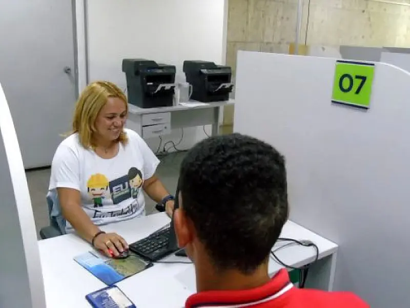 Empresas de telefonia e clínica oferecem vagas de trabalho na Funtrab
