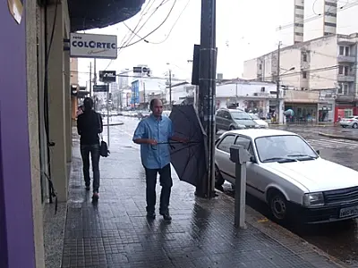 Comerciantes de Campo Grande aquecem as vitrines para o inverno