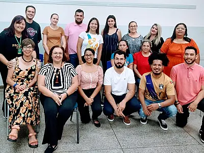 Profissionais do PROJOVEM Urbano dialogam sobre relações socioemocionais e comunicação não violenta
