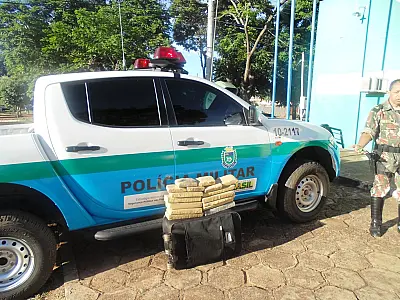 PMA apreende 15,5 kg de maconha transportada em um táxi