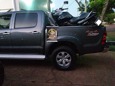 Policiais apreendem dois veículos furtados