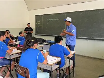 Sanesul de Ponta Porã conscientiza população com pedágio educativo e palestra