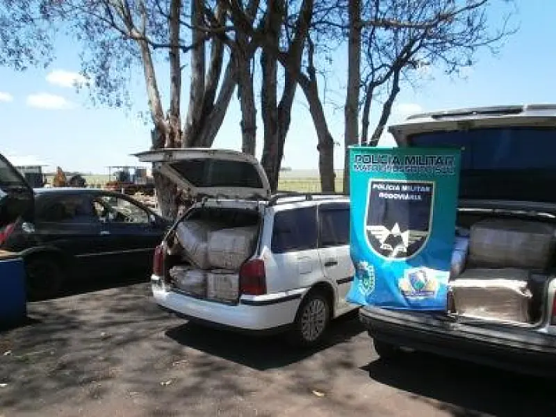 Polícia Militar Rodoviária intercepta três carros envolvidos com contrabando