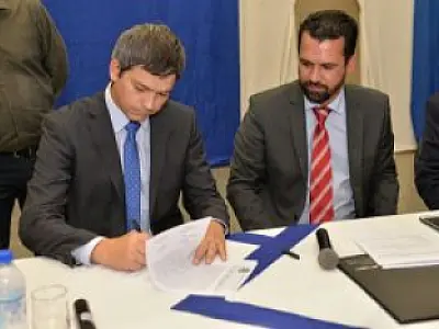 Em Coxim, prefeito de 35 anos é empossado em segundo mandato