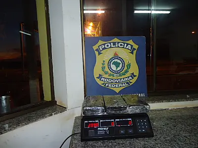 Enfermeira é presa transportando crack