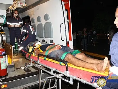 Acidente entre moto e carro deixa estudante em estado gravíssimo