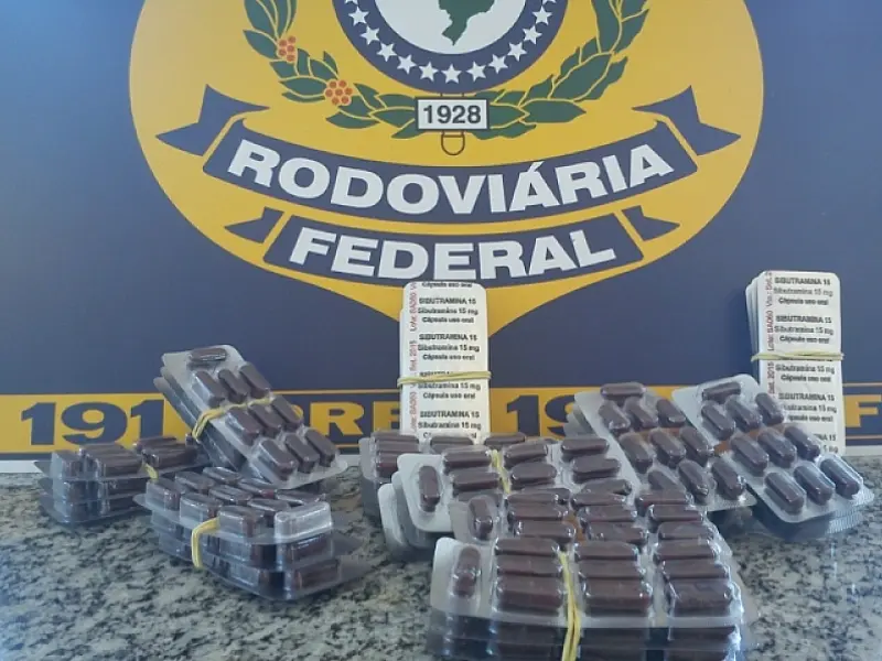 Vendedora é presa com 360 cápsulas de medicamentos