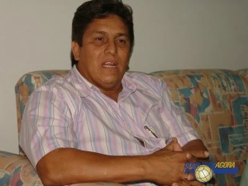 De volta ao país, Cantor se apresenta à polícia de Dourados e é detido