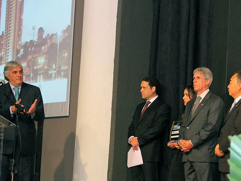 Delcídio recebe Prêmio Mérito Lojista 2013