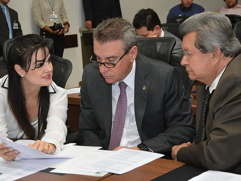 Deputados fazem reunião para avaliar qualidade da telefonia móvel no Estado