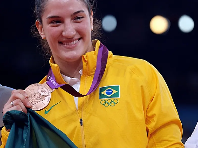 Mayra Aguiar é bronze e dá 3ª medalha ao judô brasileiro