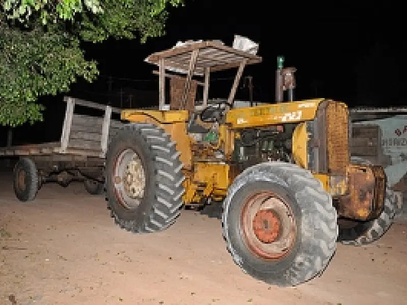 Homem morre ao cair em ribanceira com trator
