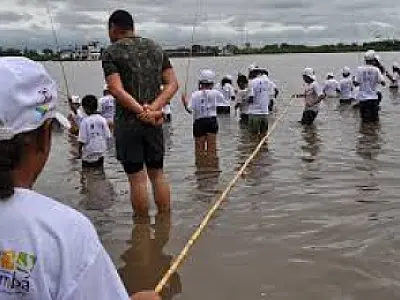 Para crianças, campeonato de pesca é alternativa no fim de semana
