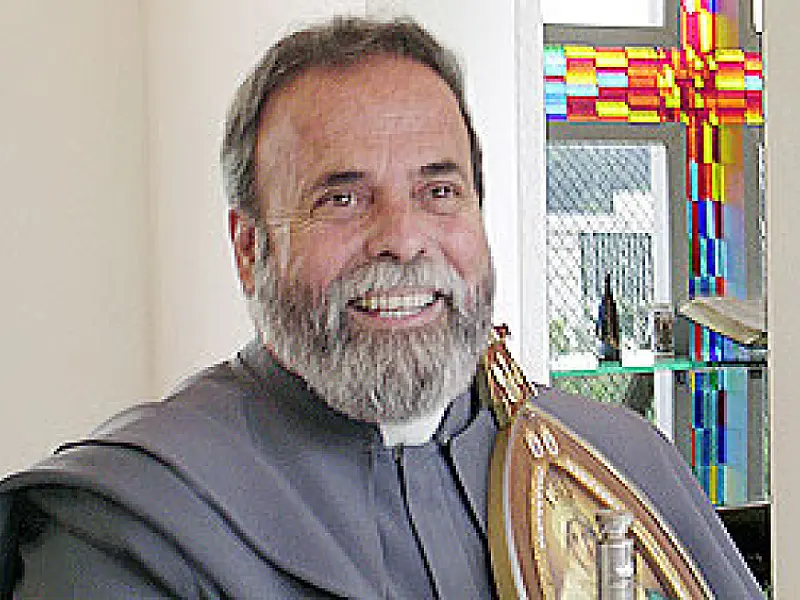 Padre Antonio Maria celebra missa hoje na Praça do Rádio Clube