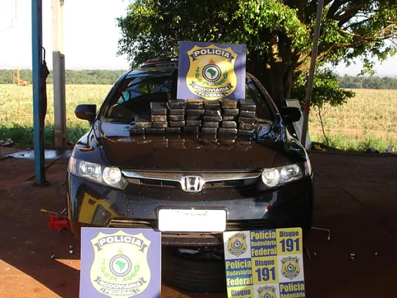 PRF apreende 30 kg de cocaína em Ponta Porã