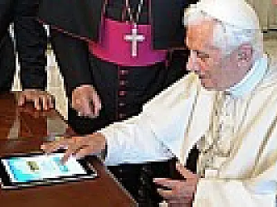 Papa Bento XVI envia sua primeira mensagem pelo Twitter