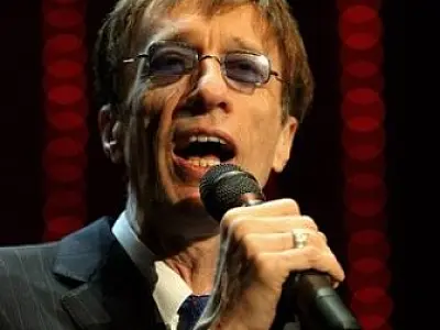 Robin Gibb, fundador do Bee Gees morre aos 62 anos
