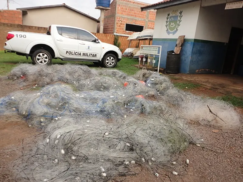 PMA apreende mais 18 redes de pesca medindo 3 km e solta 13 kg de peixes vivos