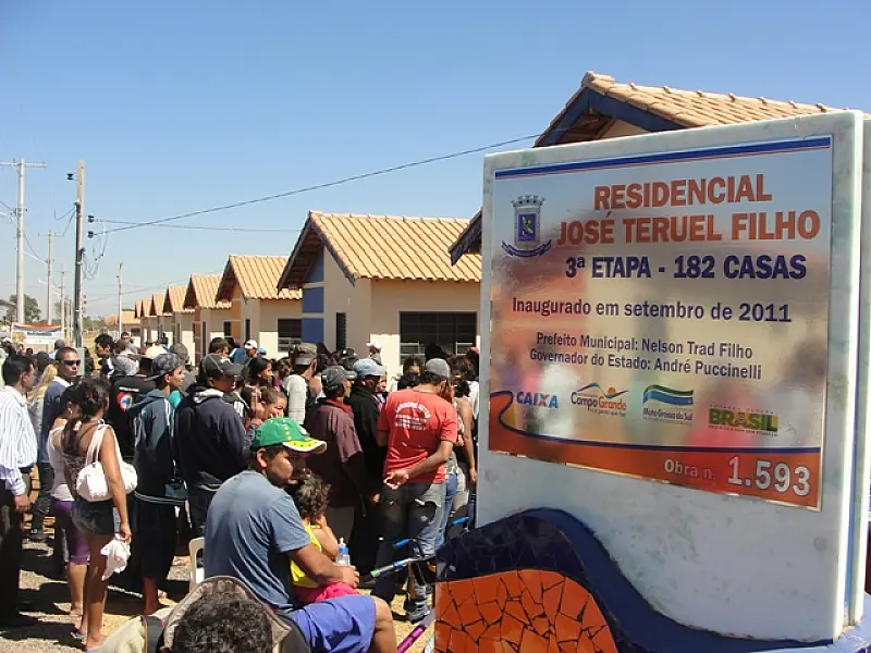 Mais de 180 famílias da  “Cidade de Deus” recebem casas populares