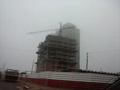 Segunda-feira com neblina e possível pancadas de chuva