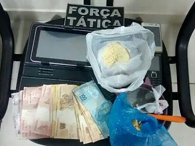 Jovem que gerenciava ponto de droga é presa em bairro da Capital
