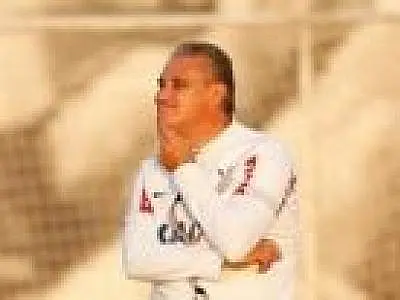 Após rumores de saída de Tite, diretoria corintiana descarta afastar quem está mal