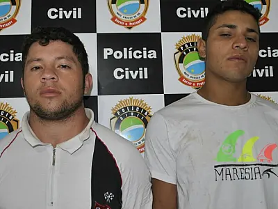 Dupla é presa com maconha e crack no distrito de Vila São Pedro