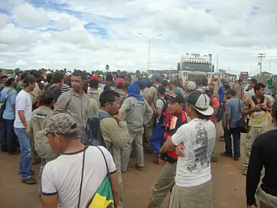 Empresas faltam à reunião e greve continua em Três Lagoas