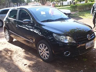 Em Ponta Porã polícia recupera carro roubado de Goiânia