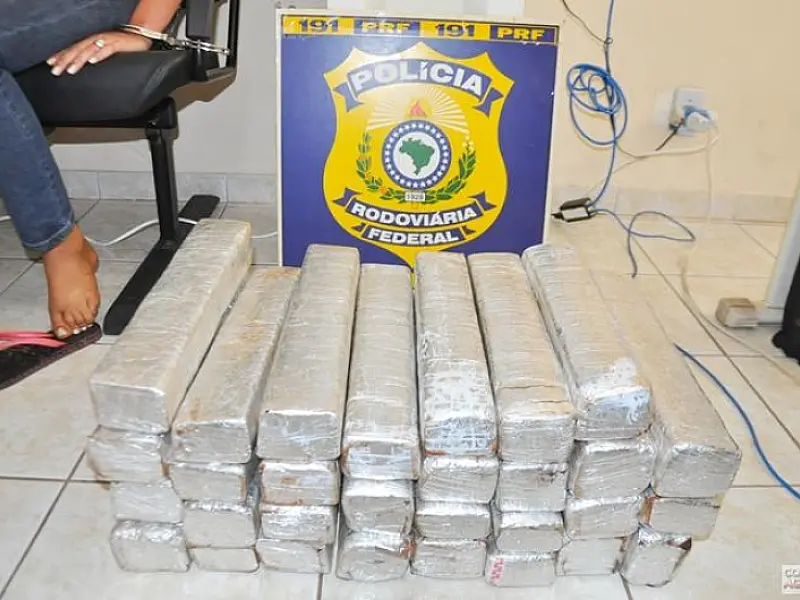 PRF apreende duas menores com maconha na BR-163