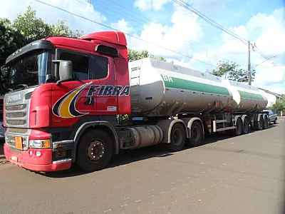 PMA apreende carreta com diesel transportado ilegalmente