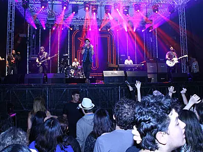 Com show dançante Jota Quest sobe no palco do Festival de Inverno em Bonito