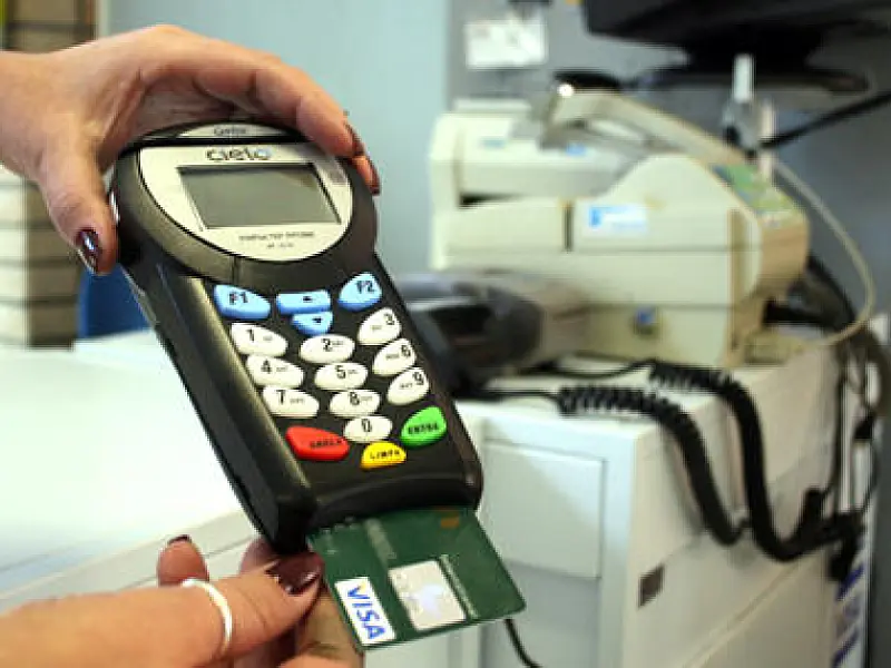 Governo autoriza utilização de cartão de crédito para servidor público com desconto no salário