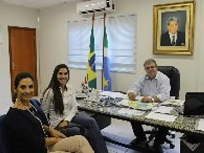 Secretário de Habitação recebe vereadoras da Capital para tratar de moradias