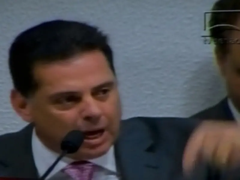 Polícia de Goiás combateu negócios de Cachoeira, diz Perillo